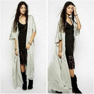 Free People Sensual Satin Sweet  Sunrise embroidered kimono in EUC XS/S
